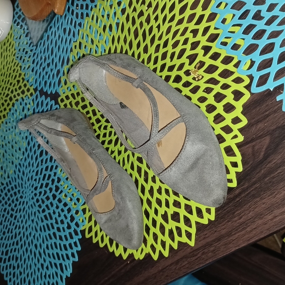 GAP grey suede high back ballerina flats - Picture 15 of 17